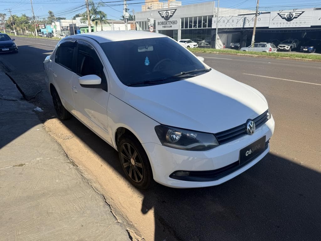 Volkswagen Voyage 2014