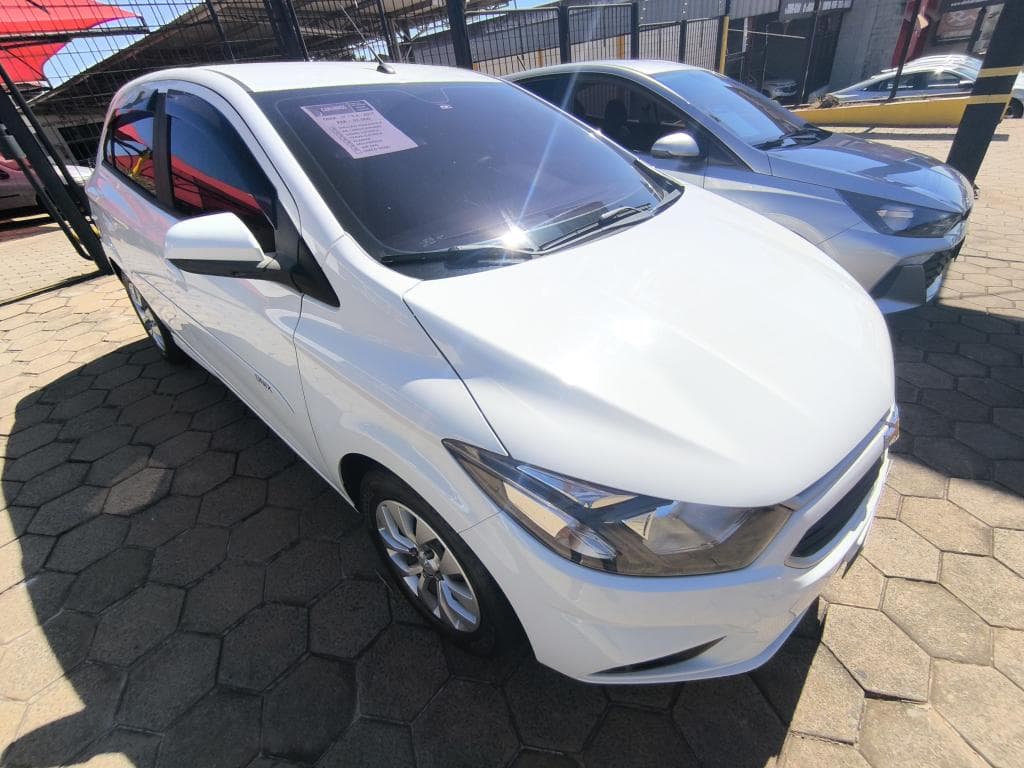 Chevrolet Onix Hatch 2017
