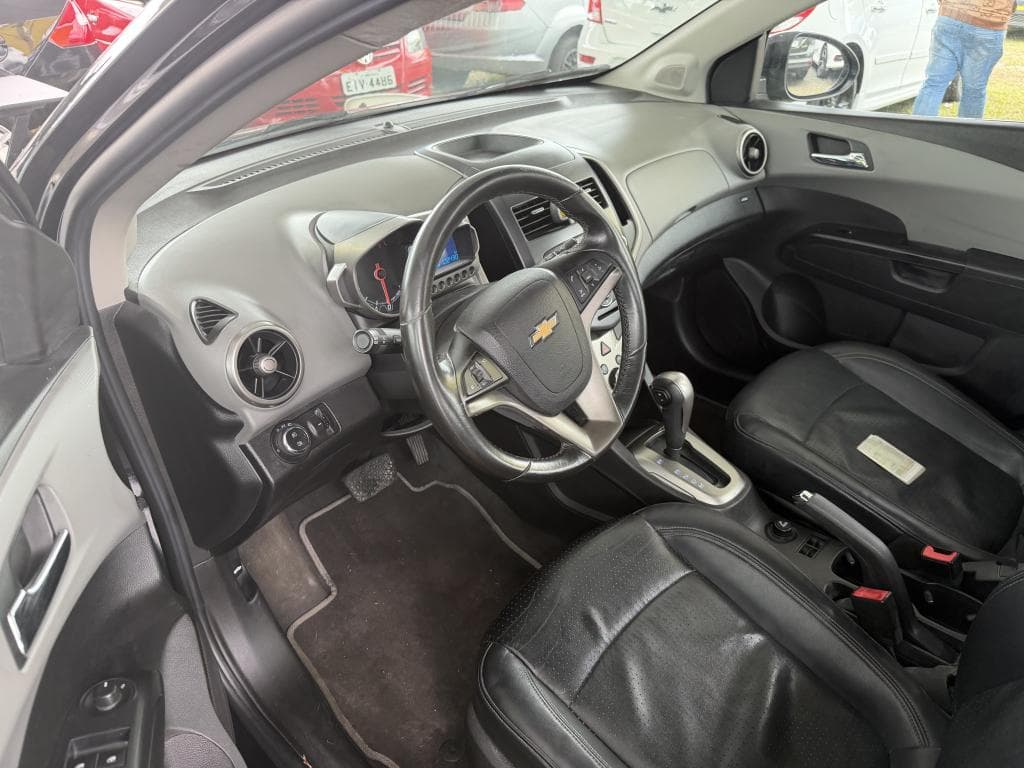 Chevrolet Sonic Hatch 2013