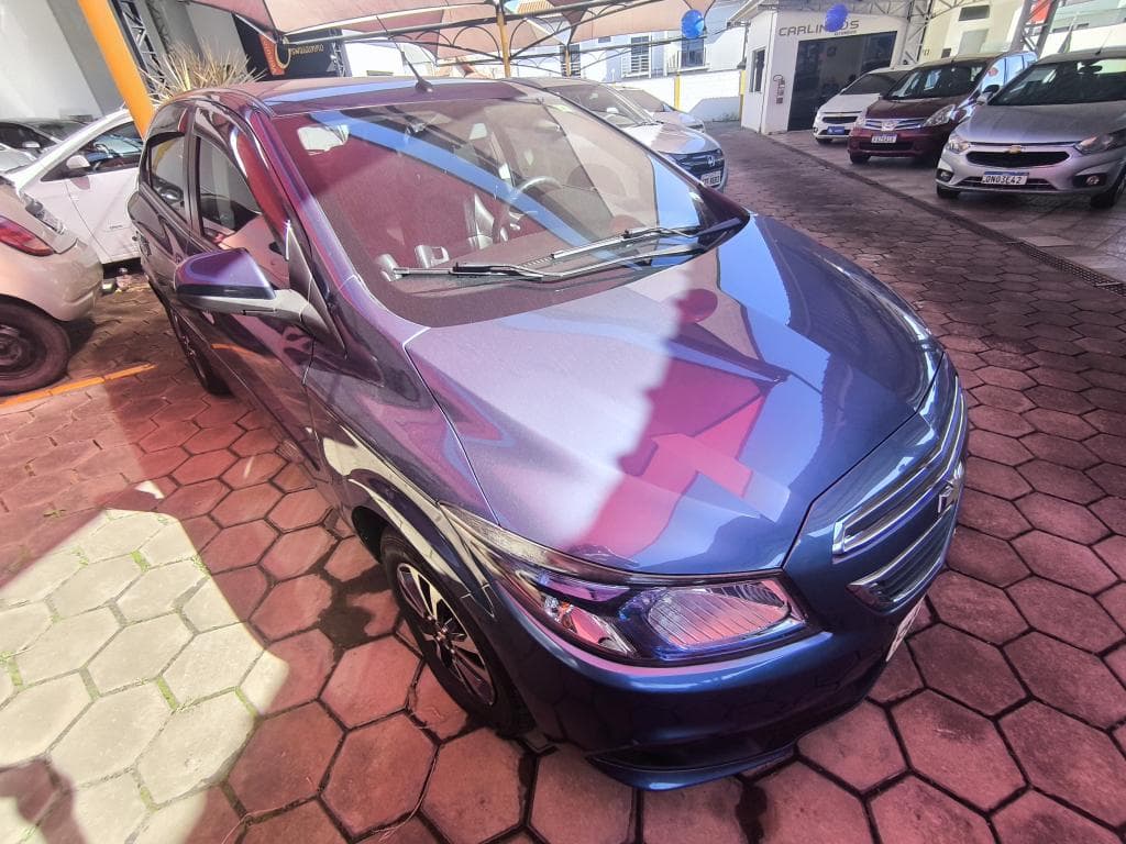 Chevrolet Onix Hatch 2015
